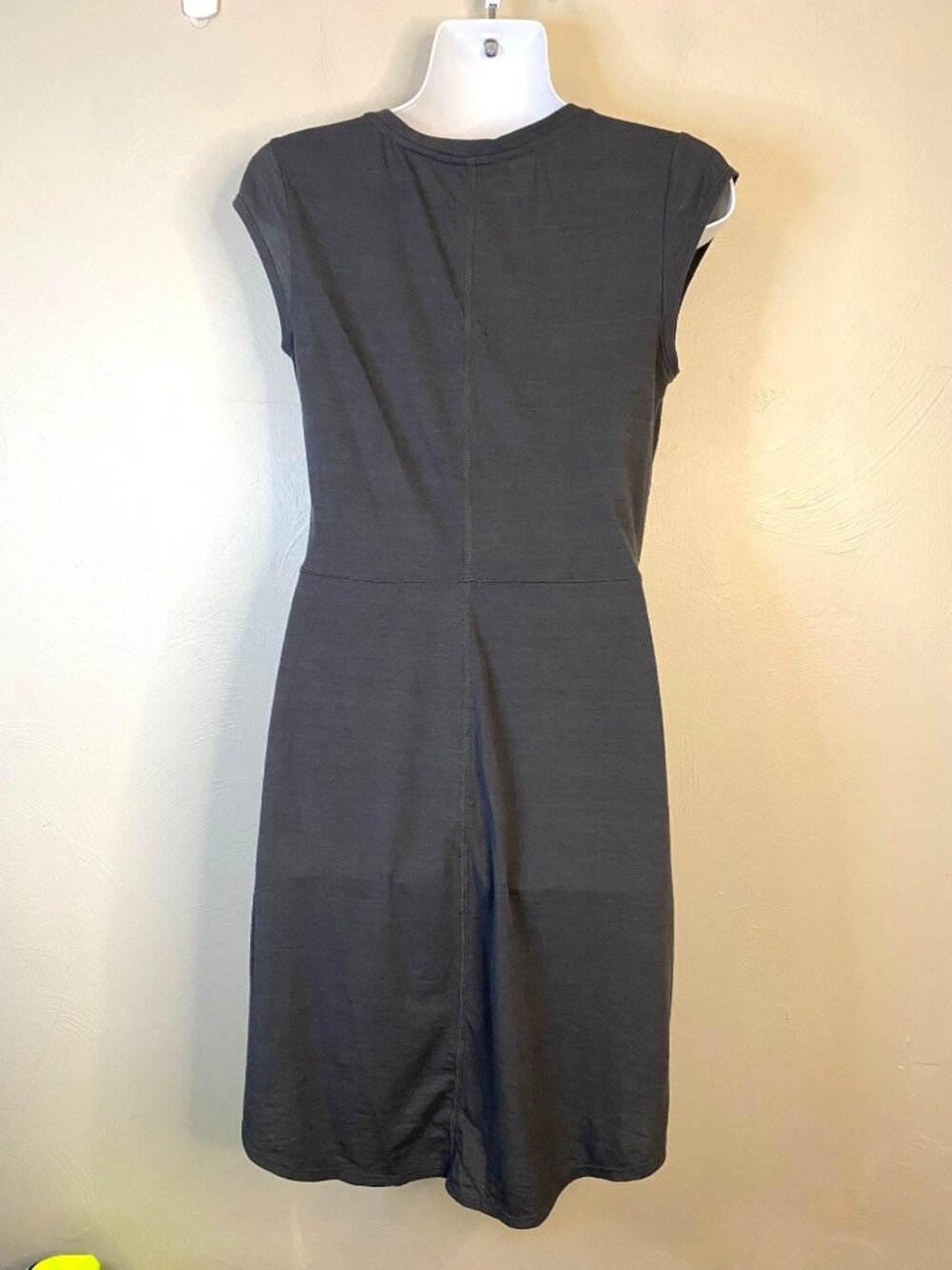 The North Face V-neck E Z T-shirt Dress Sz XS Gray Zip Pockets Outdoors Hiking - Picture 2 of 16
